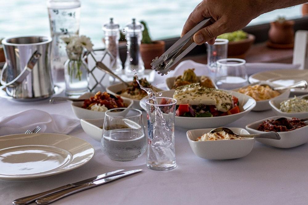 Villa Pietra Butik Otel Ayvalı Esterno foto